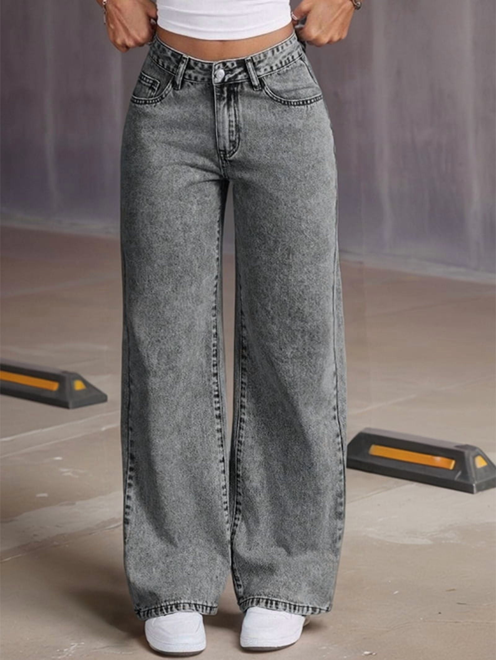 Vorderansicht einer grauen High Waist Wide Leg Jeans mit weitem Bein