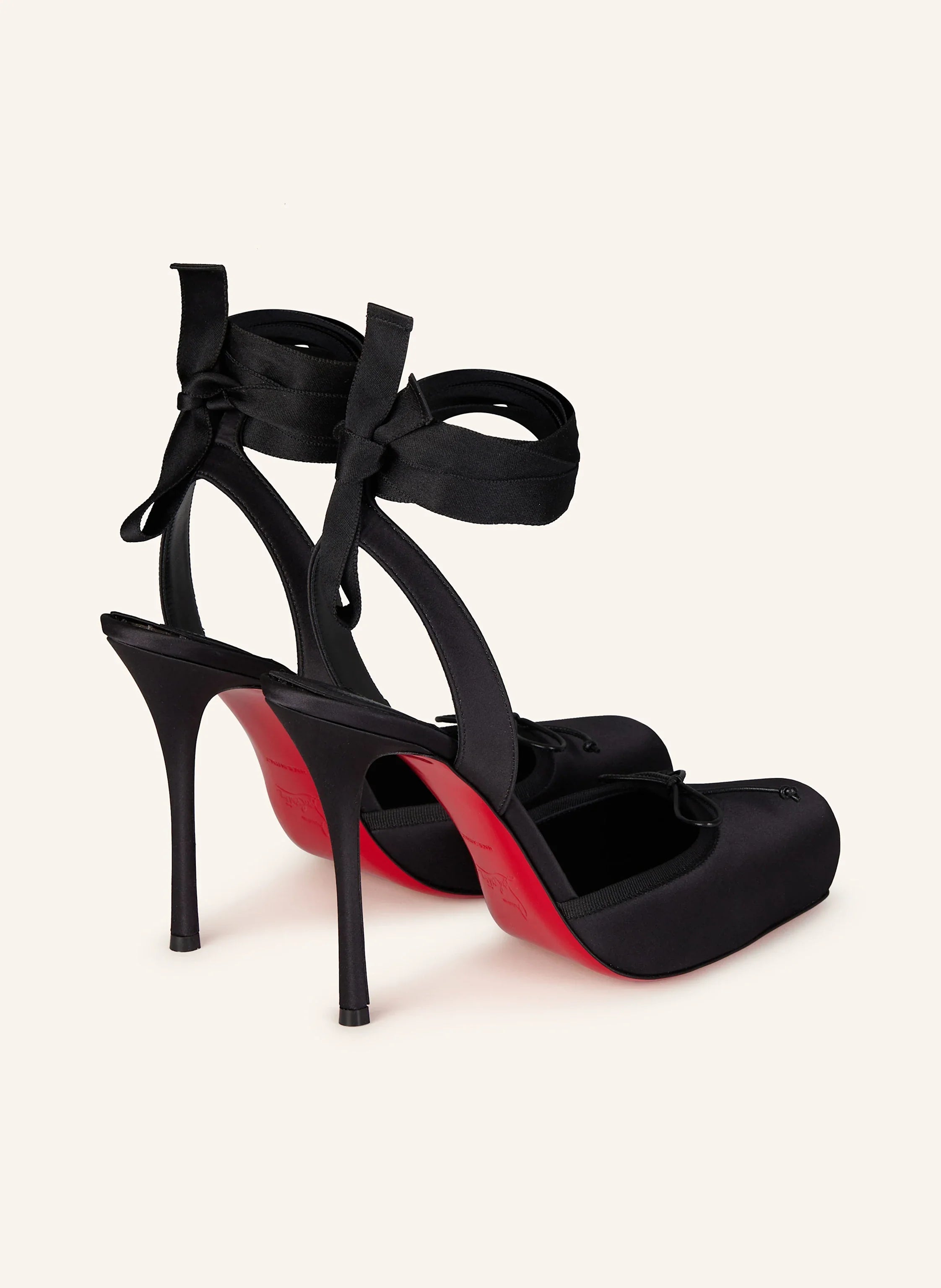 Seraphine Ballet Heels in Schwarz Satin – luxuriöse Pumps mit Knöchelbändern