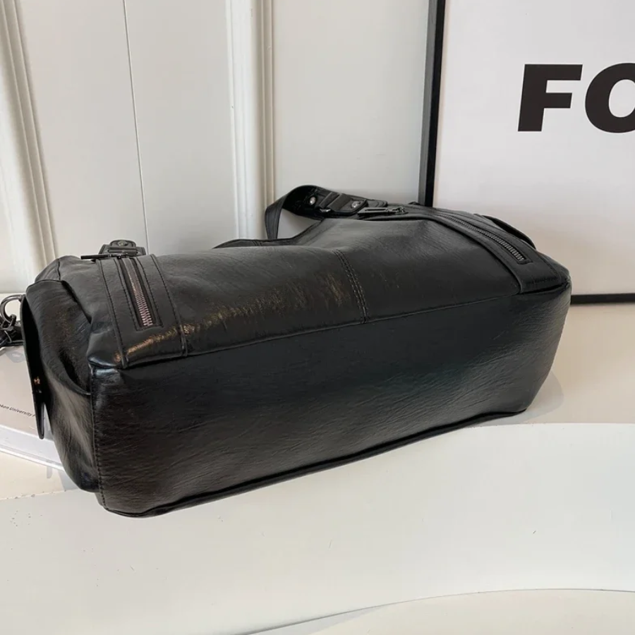 Amber | Stilvolle Schultertasche aus veganem Leder mit Crossbody-Option