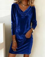 Damen Samtkleid blau mit langen Ärmeln