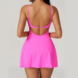 Sportkleid Damen in Pink, feminin & auffällig mit Shorts
