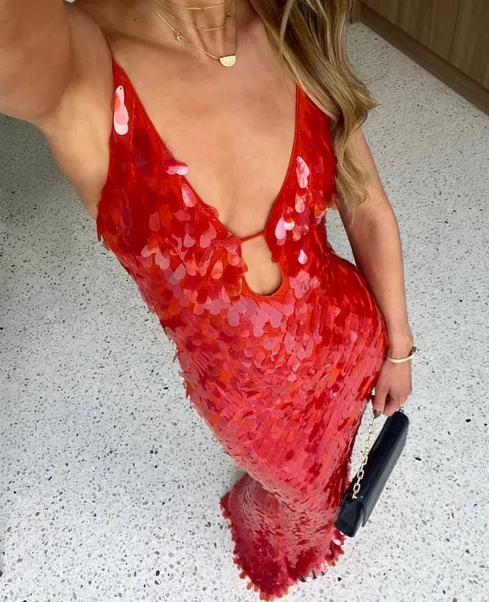 elegante frau im roten abendkleid 