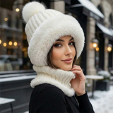 weiße Wintermütze mit luxuriöser Kunstfell-Optik
