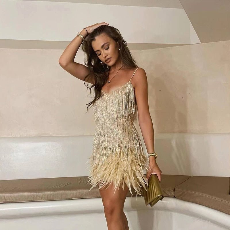 Élora Mini-Kleid in Elfenbein – elegantes Party Kleid mit Federn