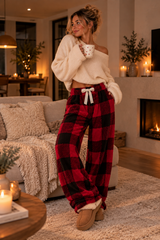 Cozy Pyjamahose mit heißer Schokolade – Winterlook