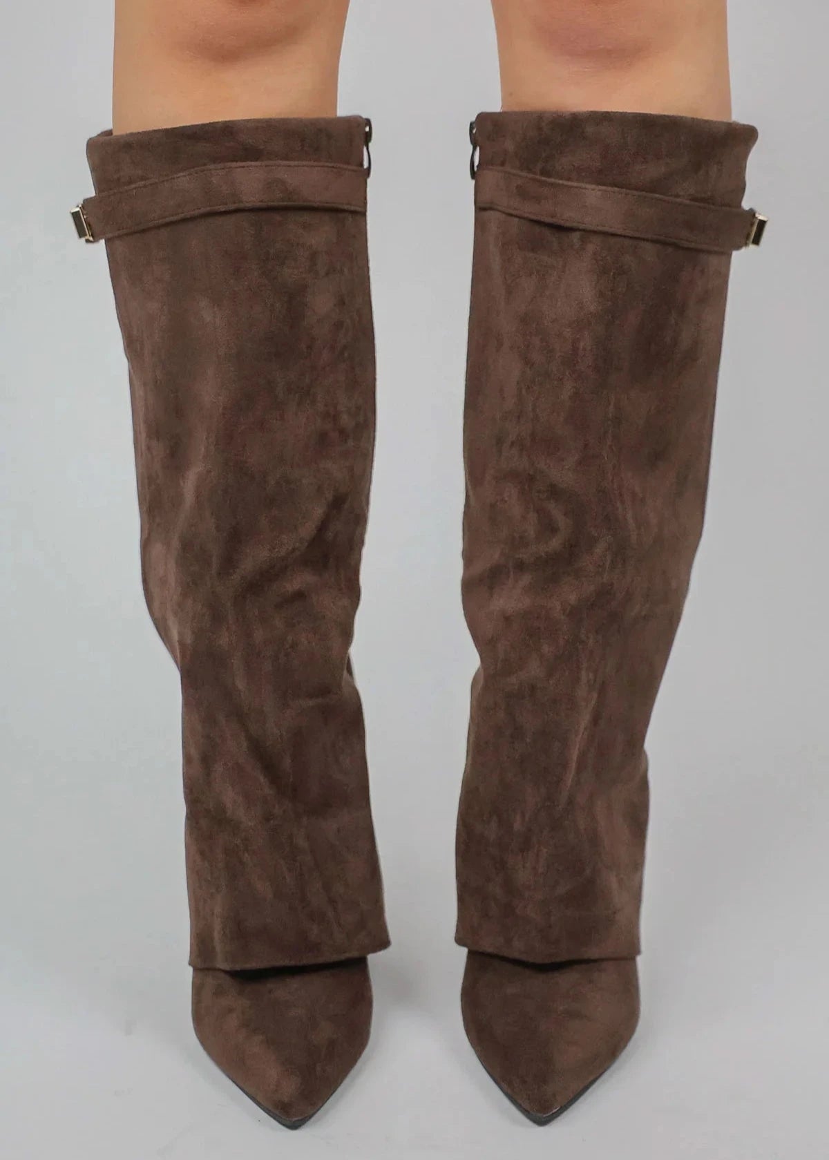 Lily Classic | Kniehohe Stiefel mit Spitzem Zeh & Geradem Schaft