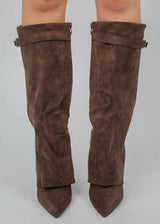 Lily Classic | Kniehohe Stiefel mit Spitzem Zeh & Geradem Schaft