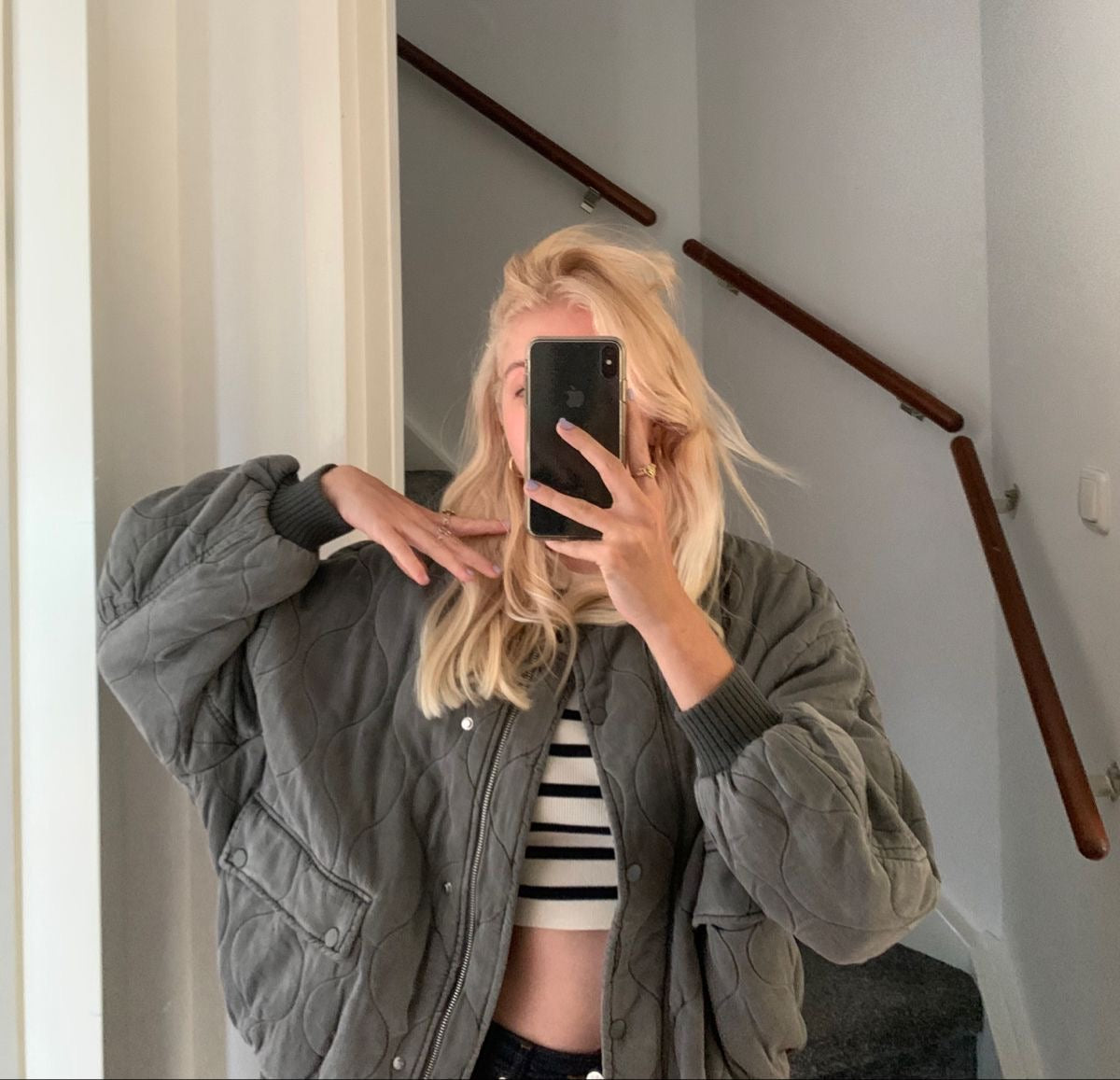 Streetstyle mit Mütze und Lureva Steppjacke
