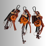 ChocoTwist Charm Taschenanhänger Schoko-Brezel-Design