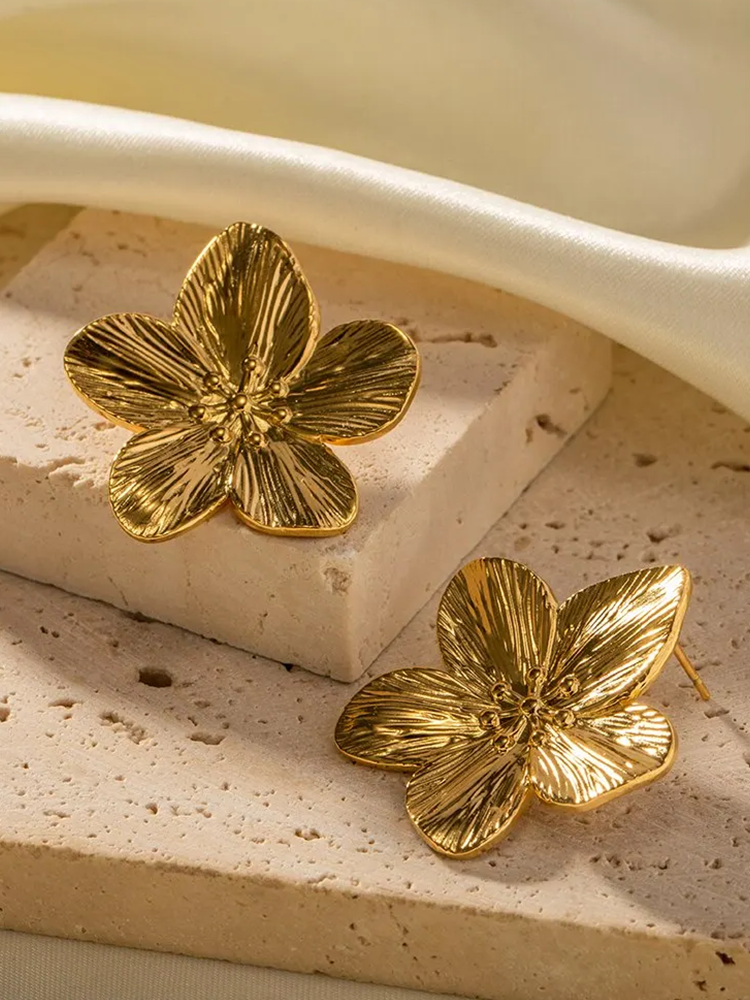 Fleur de Luxe Ohrringe Damen elegant getragen