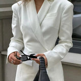 Elure | Weißer Blazer mit offenem Rücken & taillierter Passform