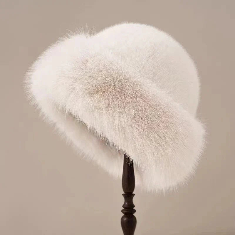 Aurélya Winter Furry Damen Wintermütze beige – elegante Damenmütze