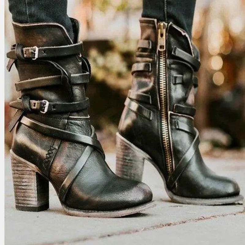 Rebelia Stiefeletten in Schwarz mit Schnallen und Reißverschluss