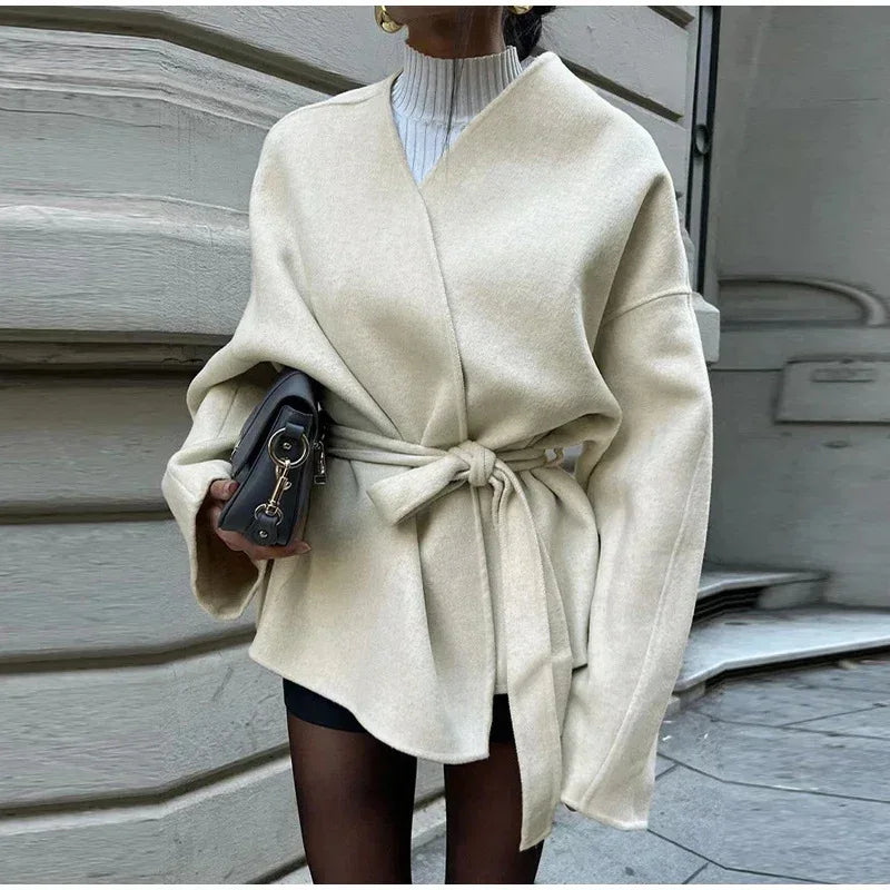 Damen Herbstjacke mit Gürtel elegant kombiniert
