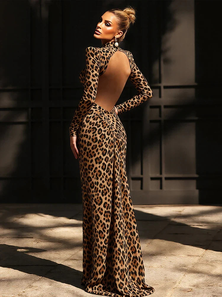 Leondra Leopard Maxikleid | Rückenfreies Cut-Out Abendkleid mit Stehkragen