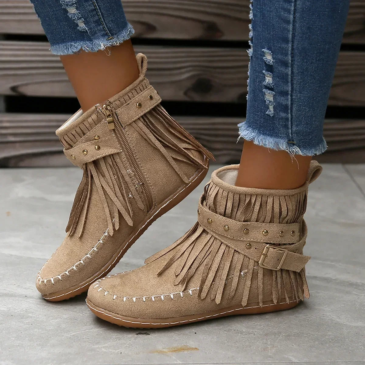 Wildaura Damen Boots beige mit Fransen & Nieten
