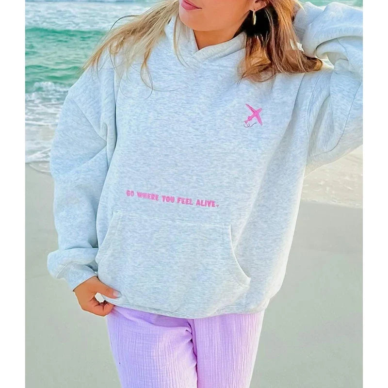 Detailansicht Rückseite grauer Hoodie mit buntem Print
