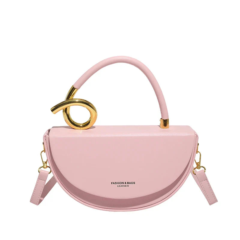 Amara Retro Crossbody Bag in hellrosa, halbmondförmige Tasche
