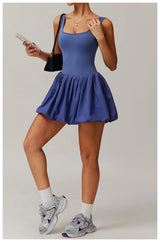 CourtGlow Playsuit | Sportlicher Damen Einteiler mit Rock-Look & Shorts