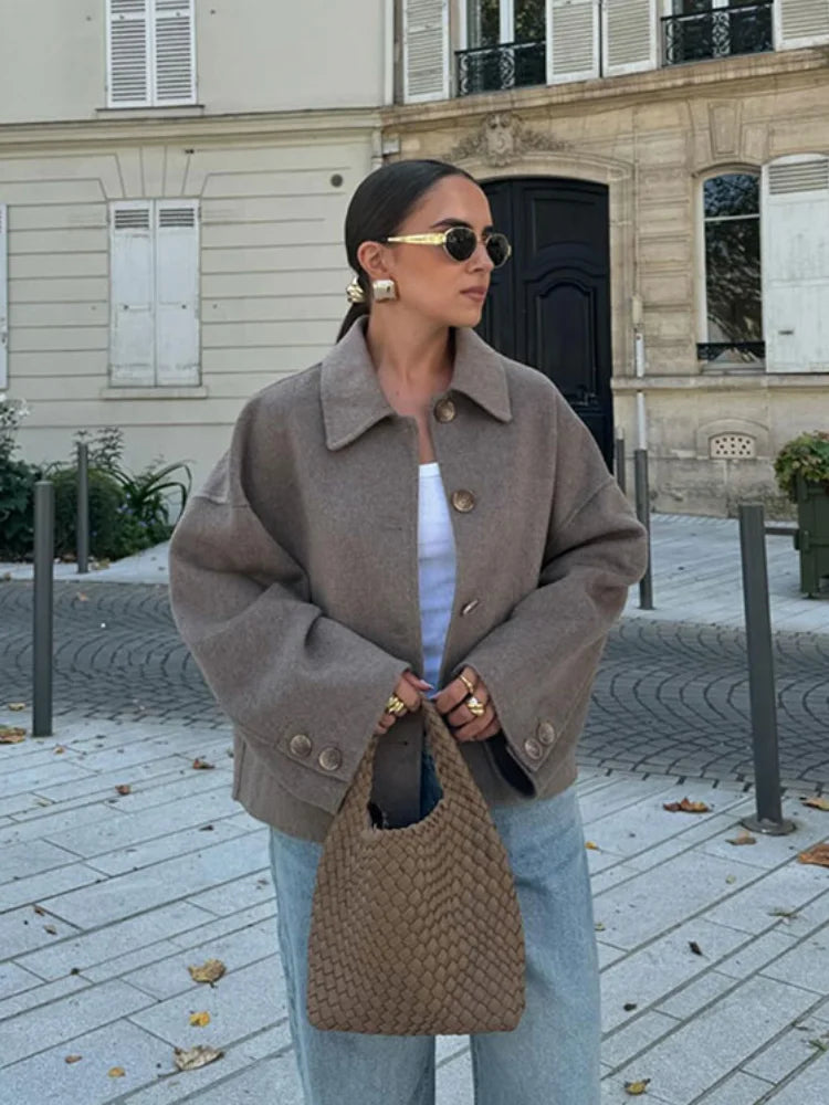 Mirelda Damen-Kurzjacke in Taupe mit Knopfdetails