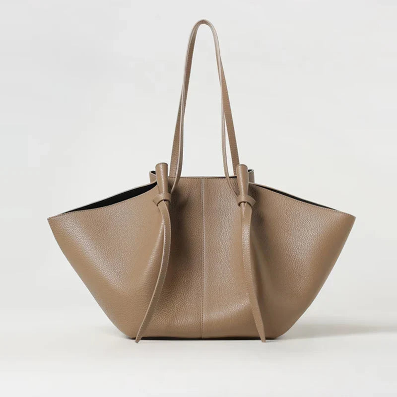 Avoria große Handtasche mit Schleifendetail in Beige
