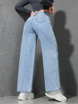 Lunira Wide-Leg-Jeans in Hellblau – Produktdetail mit Knopf und Bund