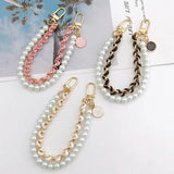 Aurora Pearl Strap Perlen-Taschenanhänger mit Goldkette