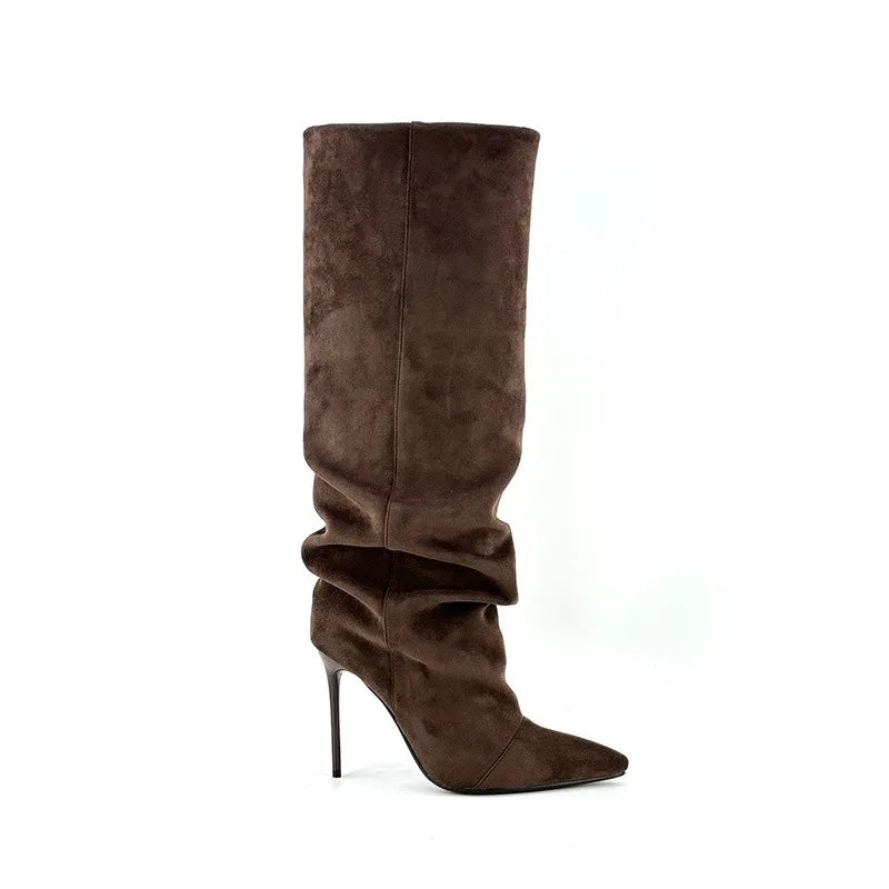 Virella Slouch Boots | Hohe Wildleder-Stiefel mit Faltenoptik & Stilettoabsatz