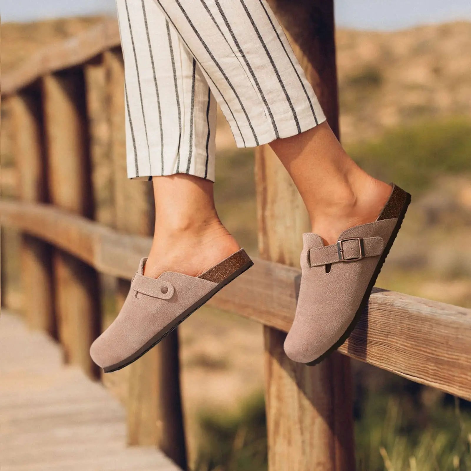 Comfort Clogs Damen aus Wildleder mit Kork-Fußbett – Mavira von Talaine, Produktfoto