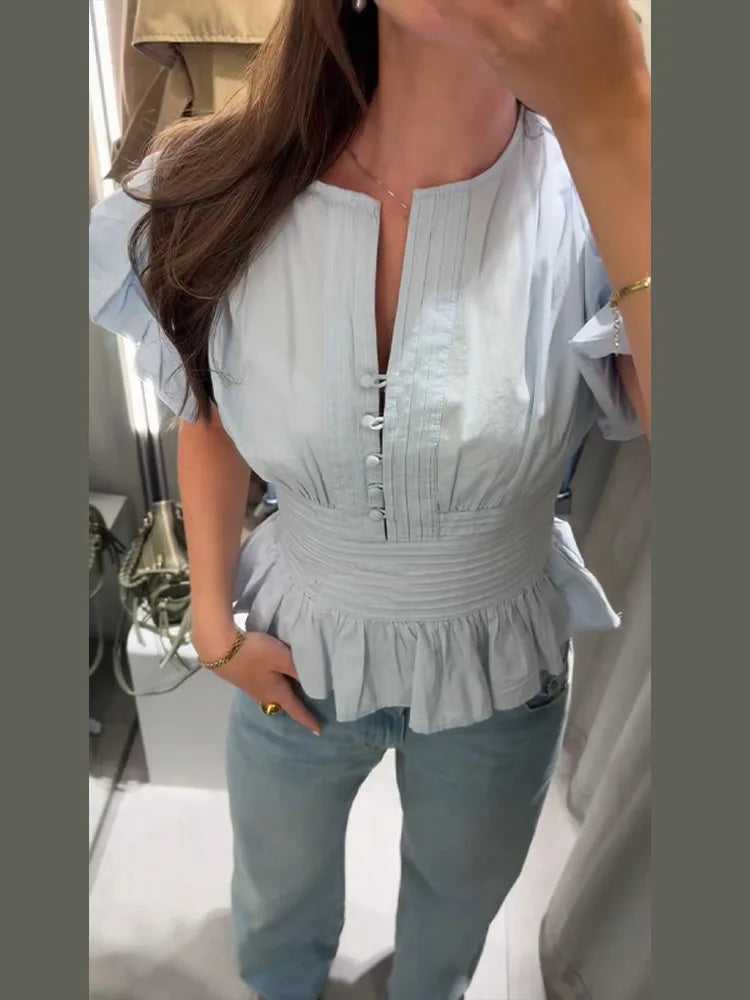 Bluse Damen Hellblau mit kariertem Saum – Marlene von Talaine, Styling-Ansicht