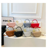 Amara Retro Crossbody Bag | Halbmond Handtasche mit Gold-Details