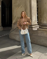 braune vegane Suede Jacke mit Taillengürtel und Falten-Details