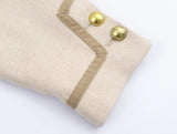 Velmira Kurzjacke Beige – Detail-Flatlay der Knopfleiste und Manschetten