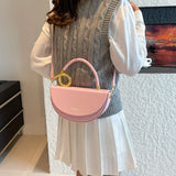 Amara Retro Crossbody Bag hellrosa, Rückansicht beim Tragen
