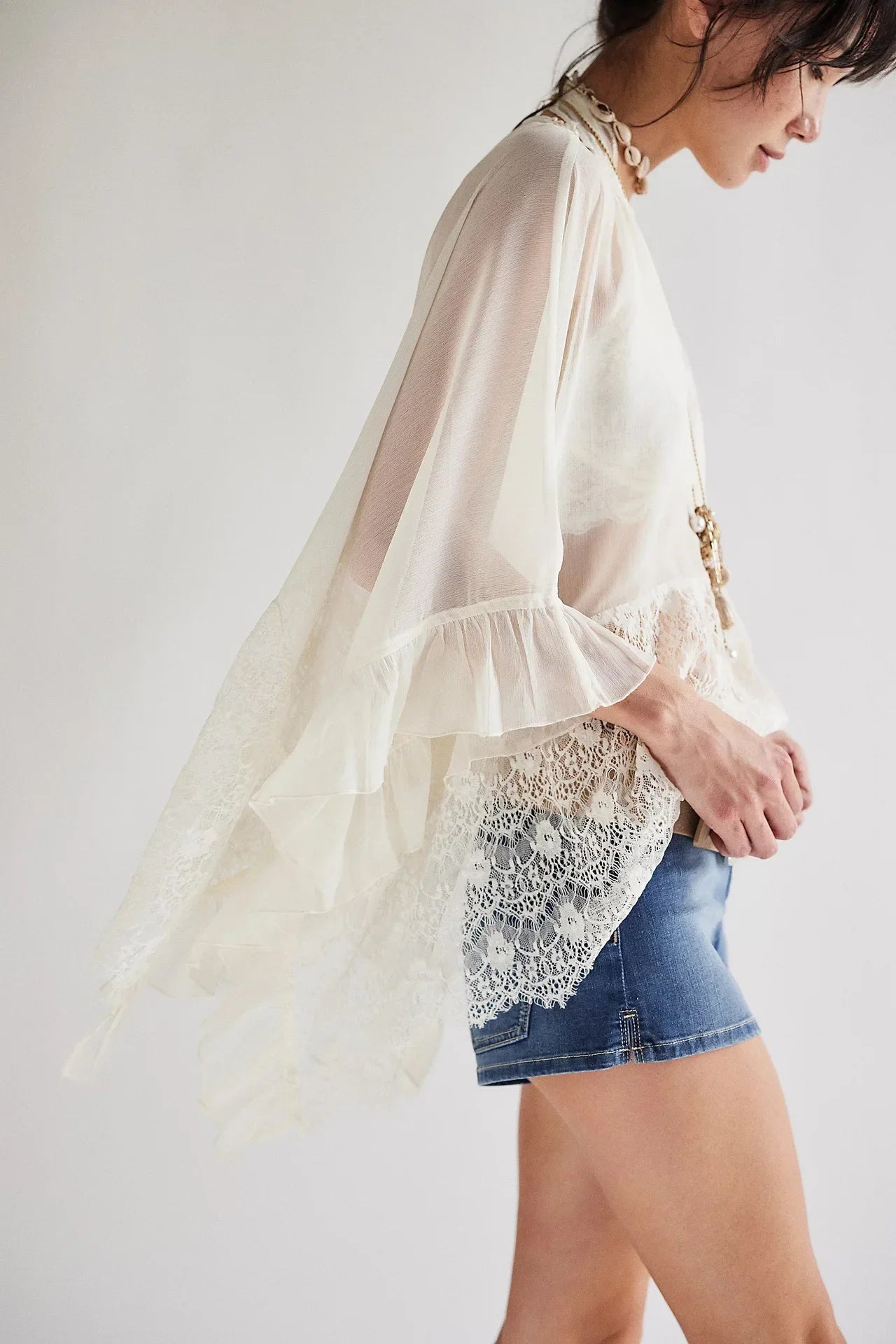 Sommerbluse Damen mit Spitze – Avelora von Talaine, Detailansicht der Spitze