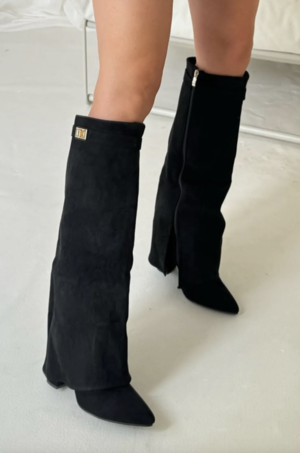 Lily Classic | Kniehohe Stiefel mit Spitzem Zeh & Geradem Schaft
