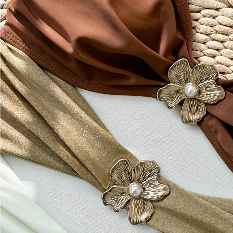 Badeanzug Damen Farbblock mit goldener Cut-Out-Taille – Fioretta von Talaine, eleganter Look