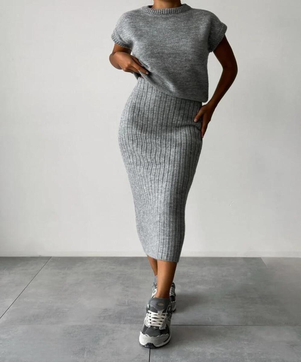 Zweiteiliges Strick-Set Damen – Top und Midirock kombiniert