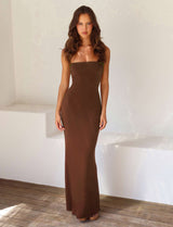 Valéria Abendkleid in Braun – elegantes Bodycon Maxikleid mit Rückenausschnitt