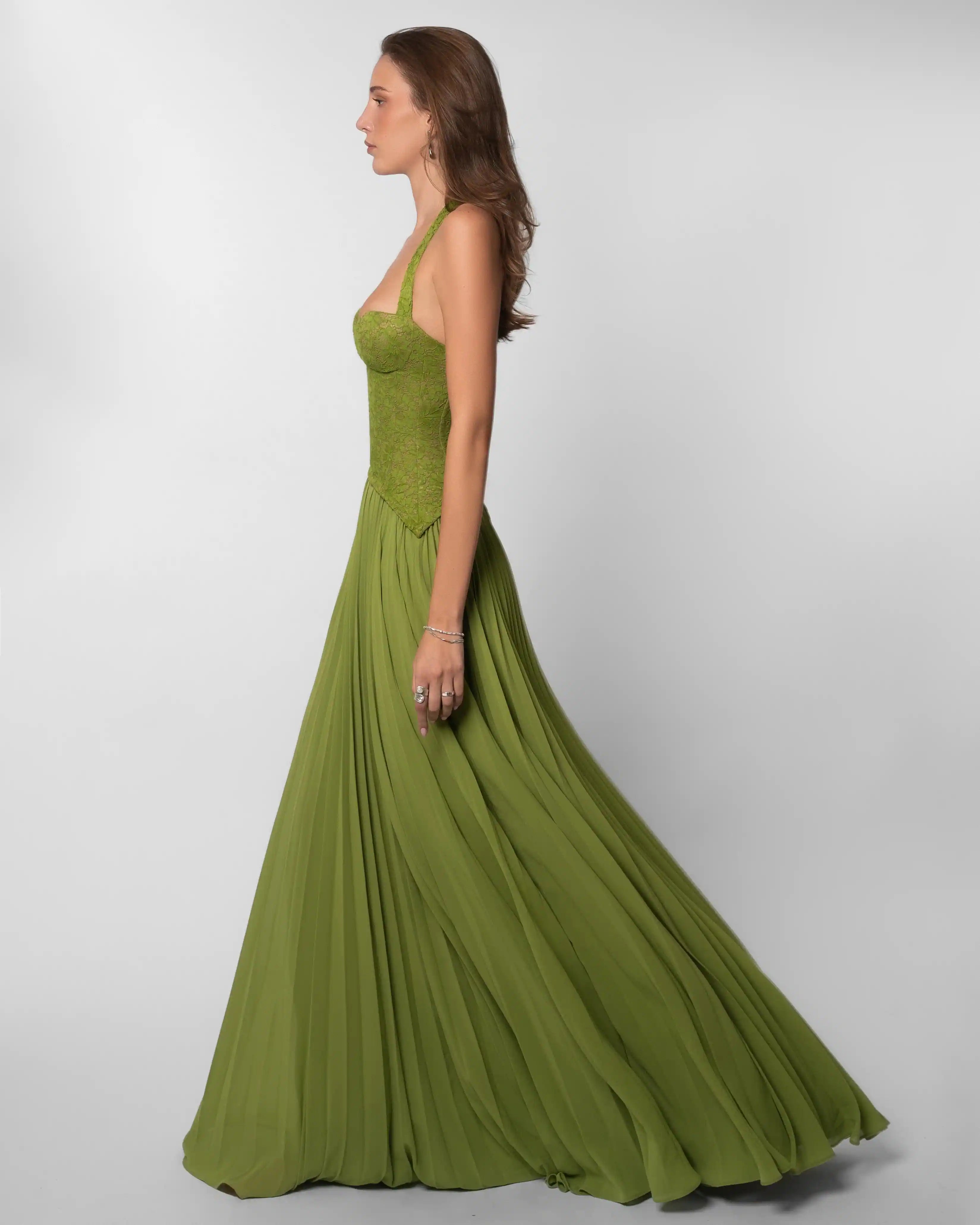 grünes maxikleid mit korsett-top und plisseerock damen seitenansicht