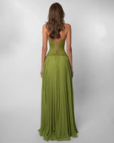 rückenansicht grünes gala kleid mit korsett schnürung und plisseerock
