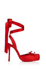 Seraphine Ballet Heels in Rot Satin – High Heels mit Schleifen und Stilettoabsatz