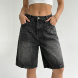 Vayla Denim Bermuda Shorts Damen in Schwarz – seitliche Ansicht mit High-Waist-Bund
