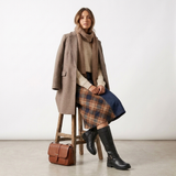 Rovena hohe Stiefel Damen mit Profilsohle – kombiniert im Herbst-Look