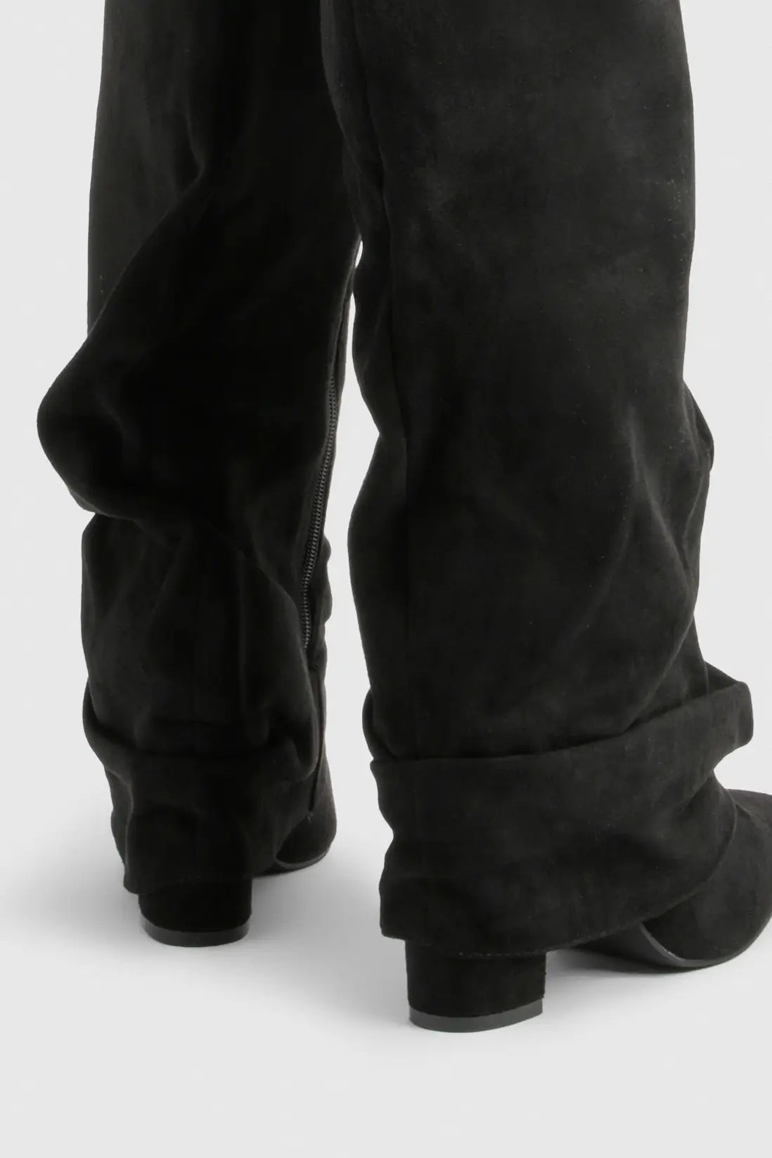 Marzella Slouch Boots | Faltstiefel mit Pointed Toe & Niedrigem Absatz