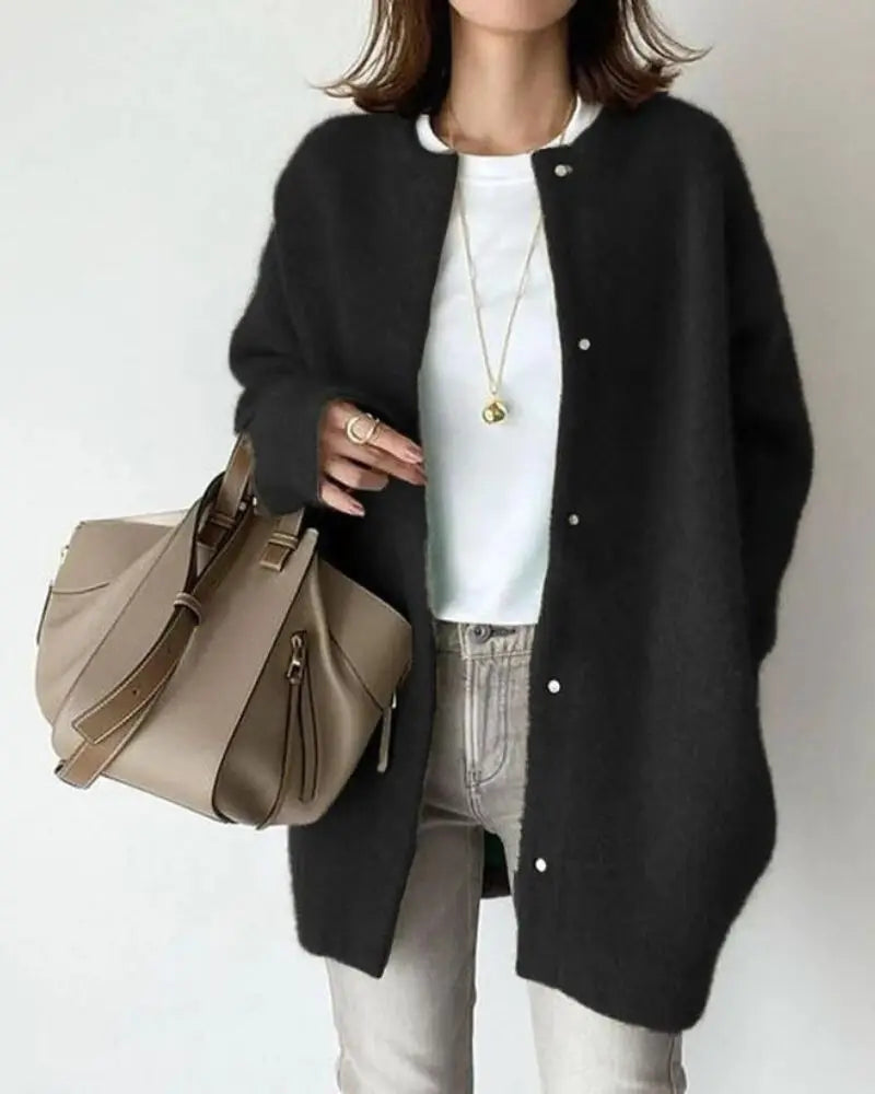 Evelaine Cardigan in Schwarz – zeitloser Cardigan für den Alltag
