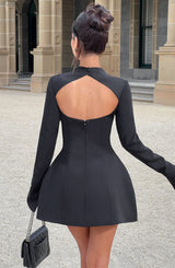 Schwarzes A-Linien Minikleid mit langen Ärmeln – Rückenansicht mit Cut-Out