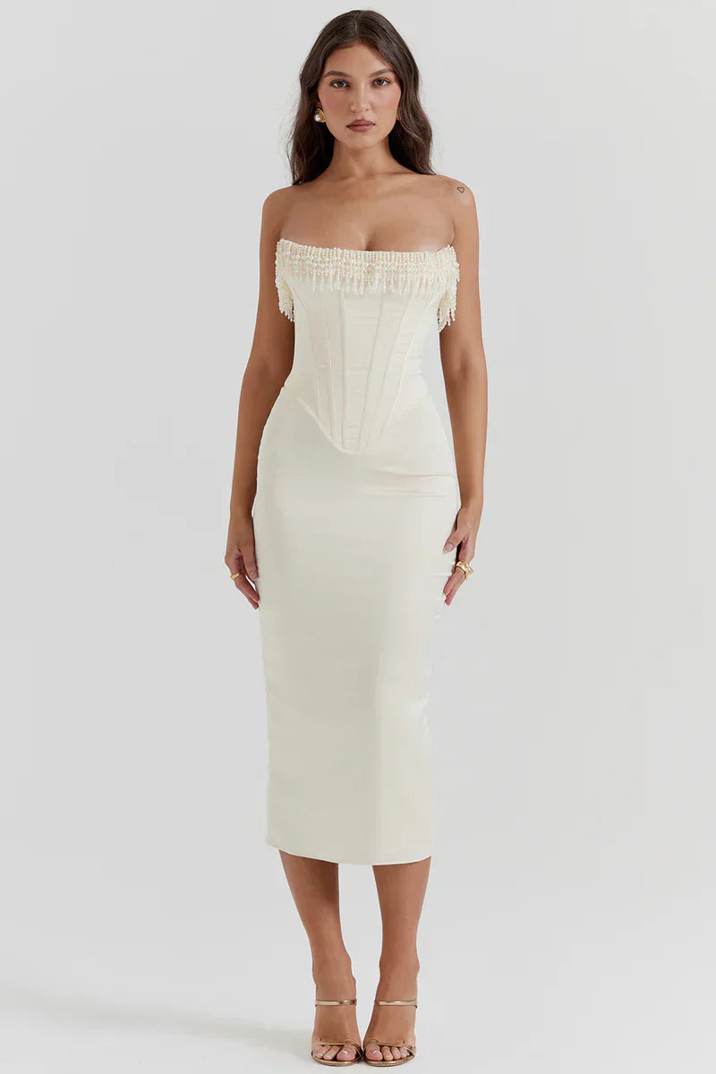 Pearl Embrace | Trägerloses Satin-Midikleid mit Perlendetail
