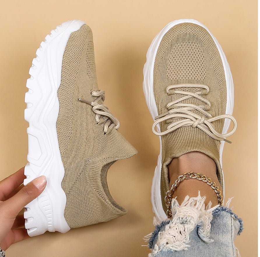 beige Sock Sneaker für Damen mit markanter Profilsohle