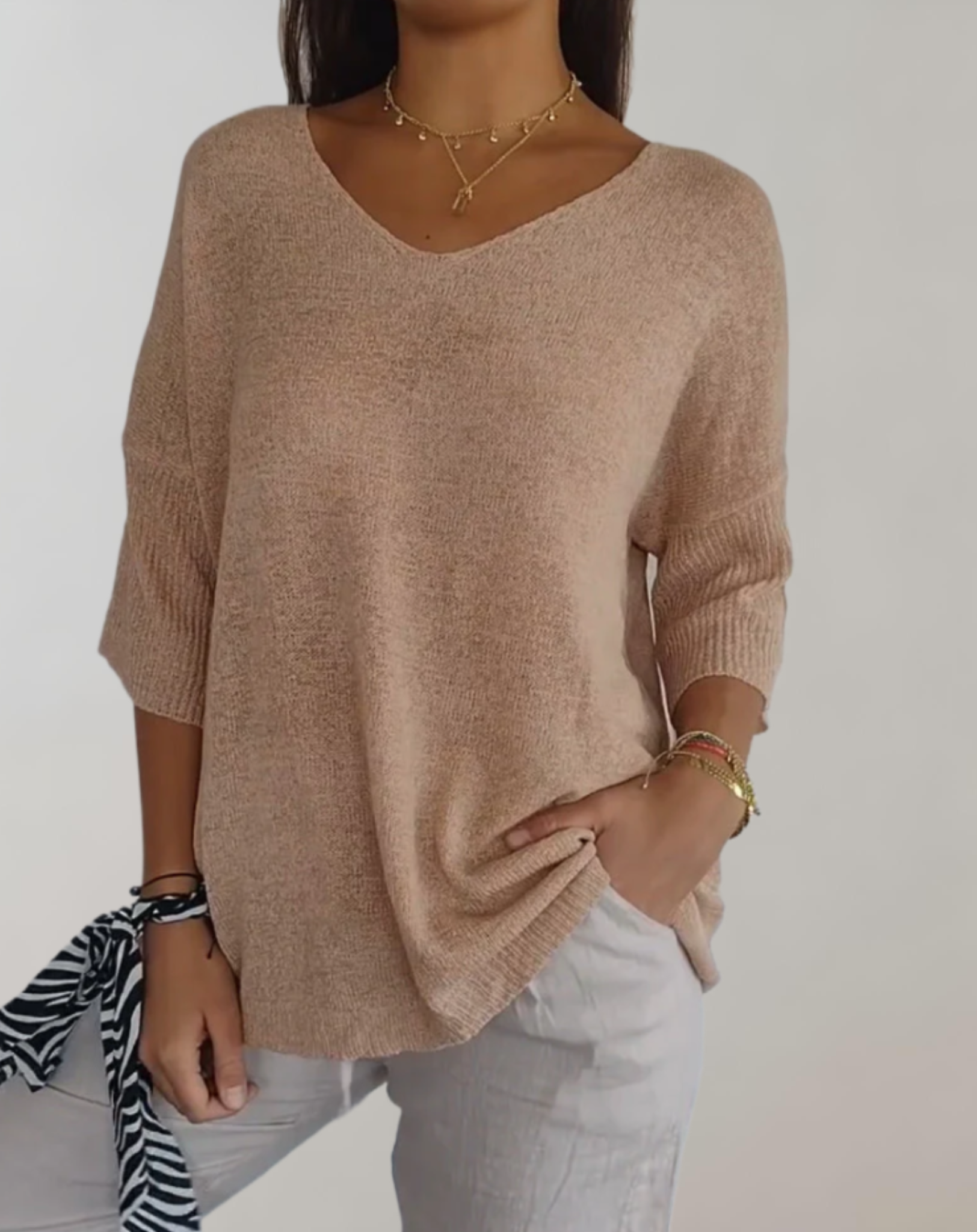 Laluna Gestrickter Top mit V-Ausschnitt in Beige